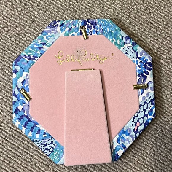 BOGO Lilly Pulitzer Wave on Wave Octagon Frame (Small Flaw) - Picture 5 of 6